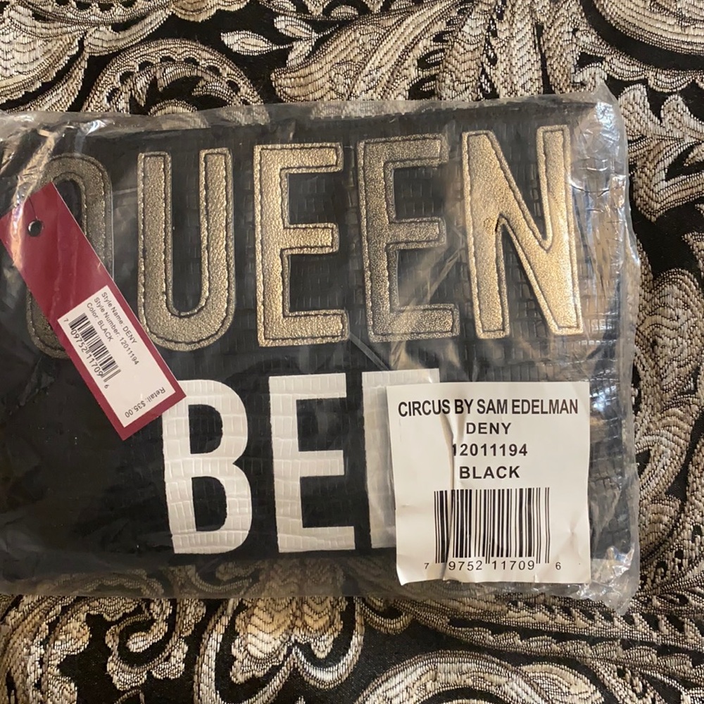 QUEEN BEE CLUTCH